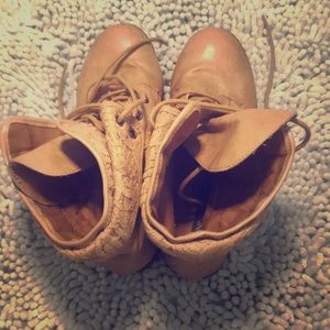 Nine West laced stylish boots